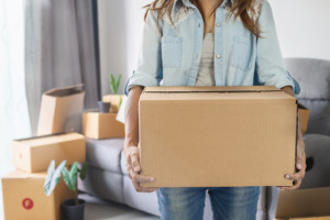遺品処分の方法と費用まとめ。やるべきタイミングや供養について徹底解説
